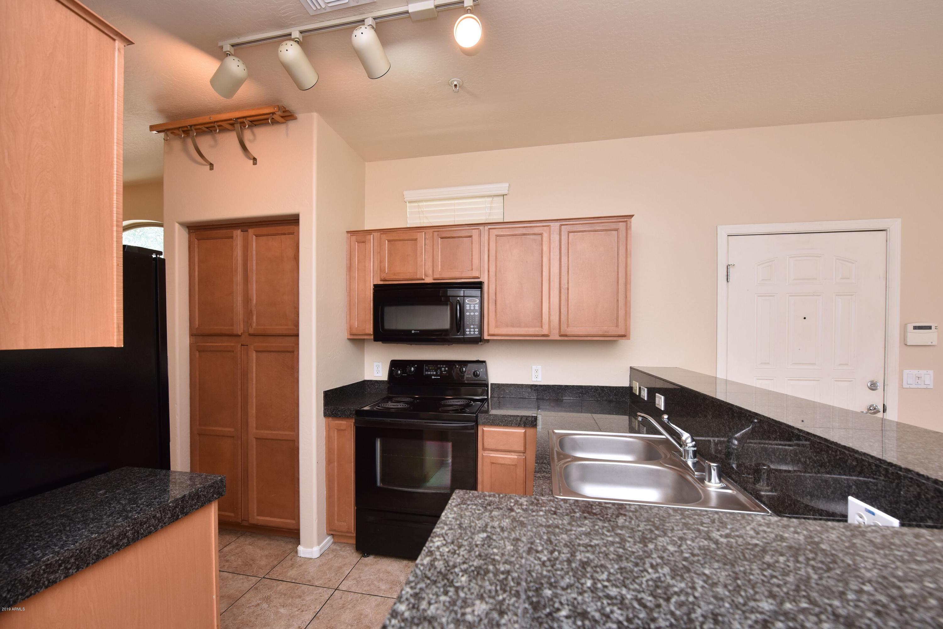 2150 East Bell Road, Unit 1126 Phoenix, AZ 85022 - Photo 5 of 32 Kitchen