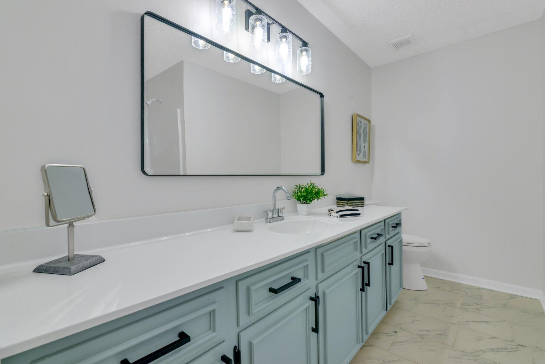 116 Winding Rock Road Goose Creek, SC 29445 - Photo 21 of 31 Guest Bathroom