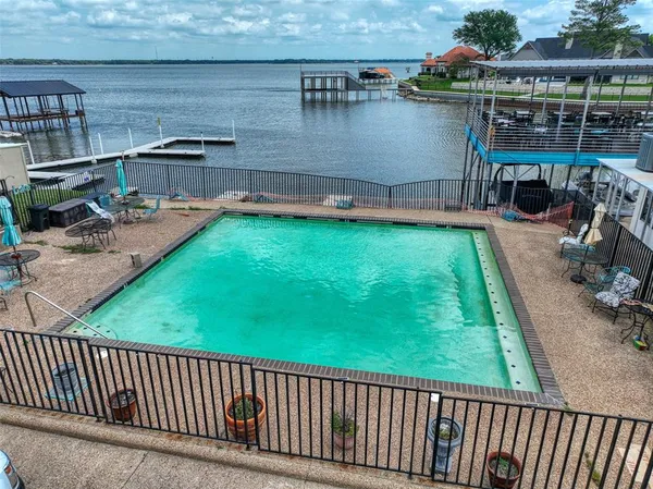 $120,000 | 1933 Island Circle, Unit B113, Tool, TX 75143