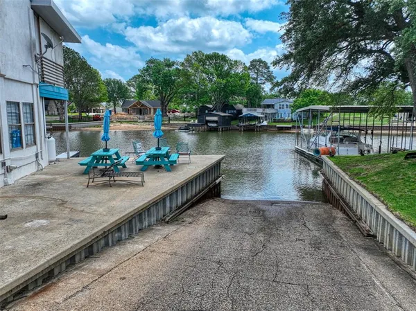 $120,000 | 1933 Island Circle, Unit B113, Tool, TX 75143