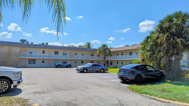 $1,495 | 2301 Southeast 4th Street, Unit 110, Boynton Beach, FL 33435