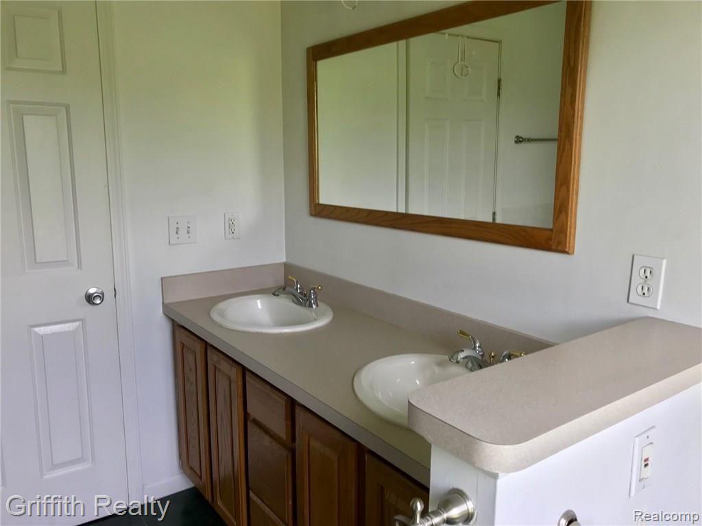 6101 West Hayner Road Fowlerville, MI 48836 - Photo 22 of 41 IMG_1960 - Copy (2) - Copy - Copy.jpg