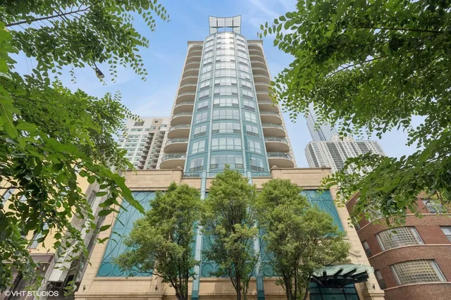 $749,900 | 60 West Erie Street, Unit 1302, Chicago, IL 60654