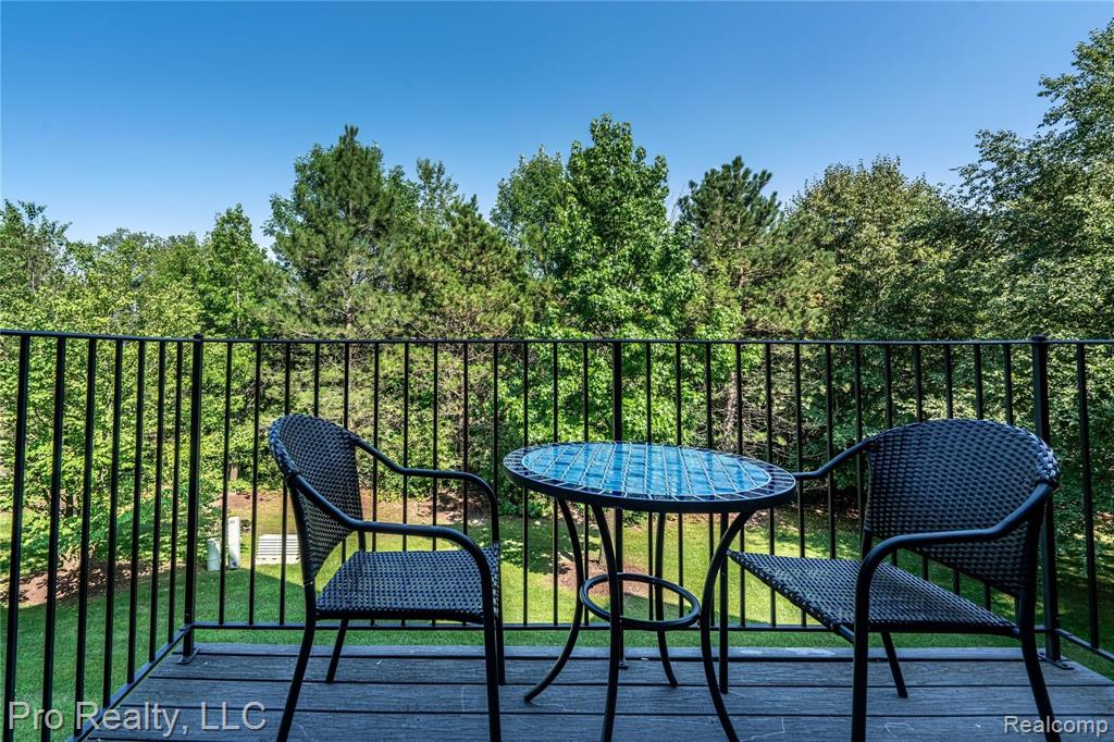 555 Cherry Orchard Road Canton, MI 48188 - Photo 11 of 23