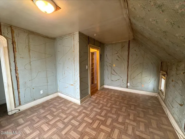 $159,900 | 20 Henry Street, Schenectady, NY 12304