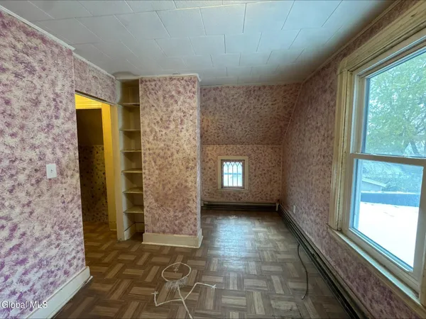 $159,900 | 20 Henry Street, Schenectady, NY 12304