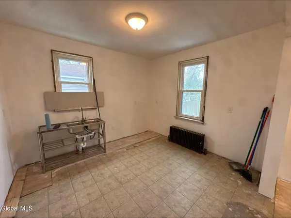 $159,900 | 20 Henry Street, Schenectady, NY 12304