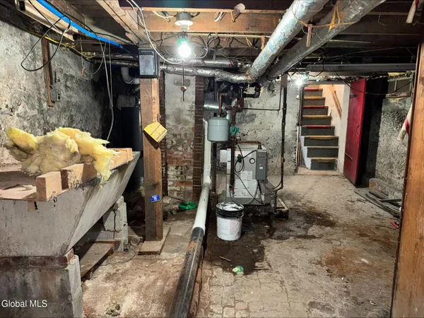 $159,900 | 20 Henry Street, Schenectady, NY 12304