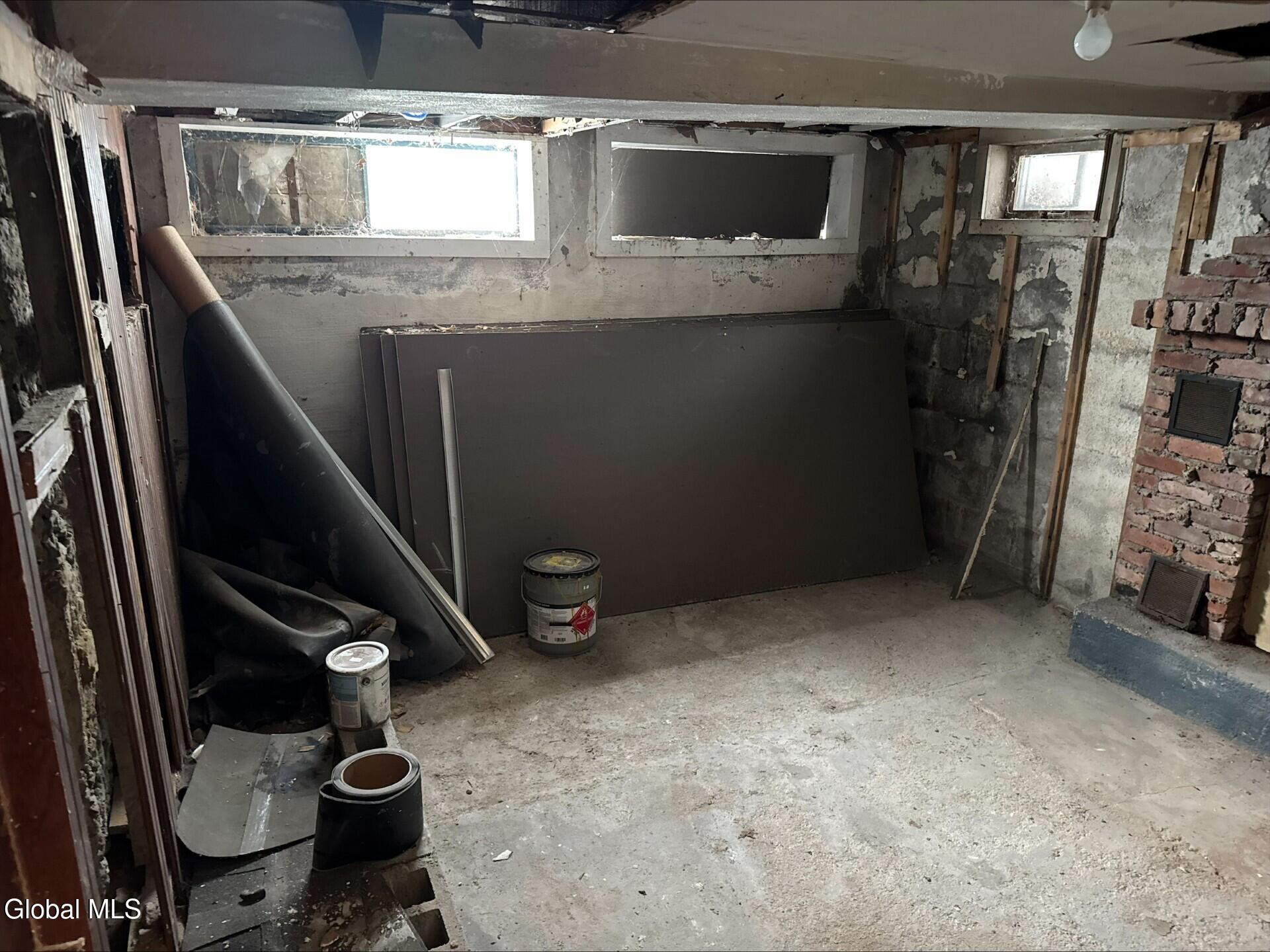 20 Henry Street Schenectady, NY 12304 - Photo 41 of 55 thumbnail_processed-2B6A0EA8-41BD-421B-B