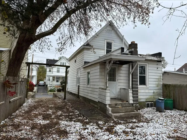 $159,900 | 20 Henry Street, Schenectady, NY 12304