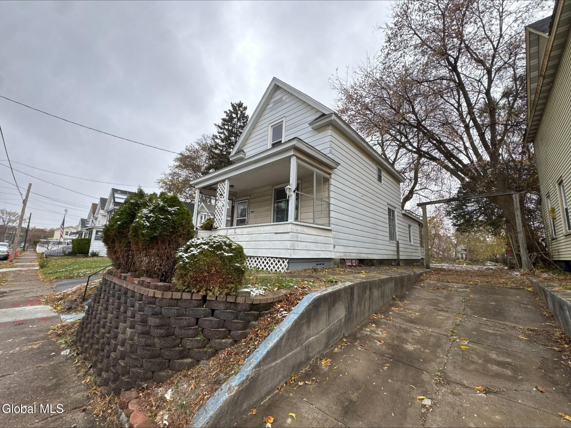 20 Henry Street Schenectady, NY 12304 - Photo 7 of 55 thumbnail_processed-0AC7ED5B-537D-47CB-B