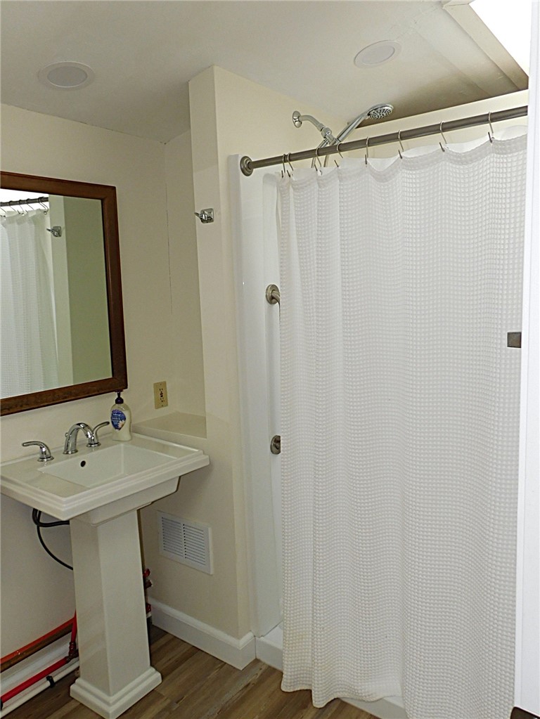 326 Jingle Valley Road South Kingstown, RI 02892 - Photo 13 of 25 Ist floor bath