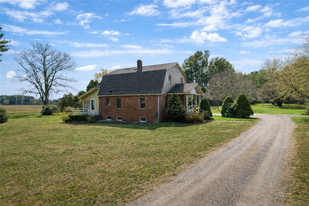 326 Jingle Valley Road South Kingstown, RI 02892 - Photo 6 of 25 Driveway