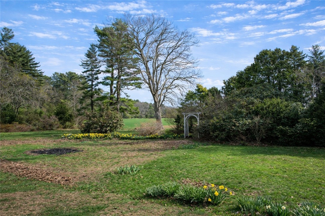 326 Jingle Valley Road South Kingstown, RI 02892 - Photo 7 of 25 Rear yard