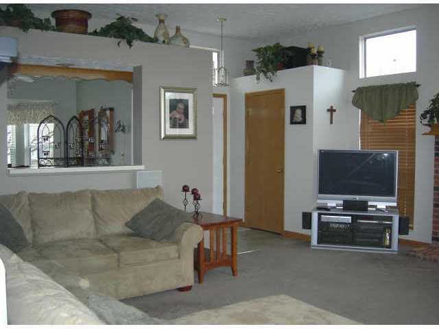 4755 Raflin Court Columbus, OH 43231 - Photo 5 of 10 Gallery Image 5