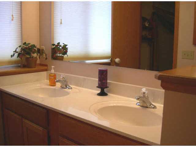 4755 Raflin Court Columbus, OH 43231 - Photo 9 of 10 Gallery Image 9