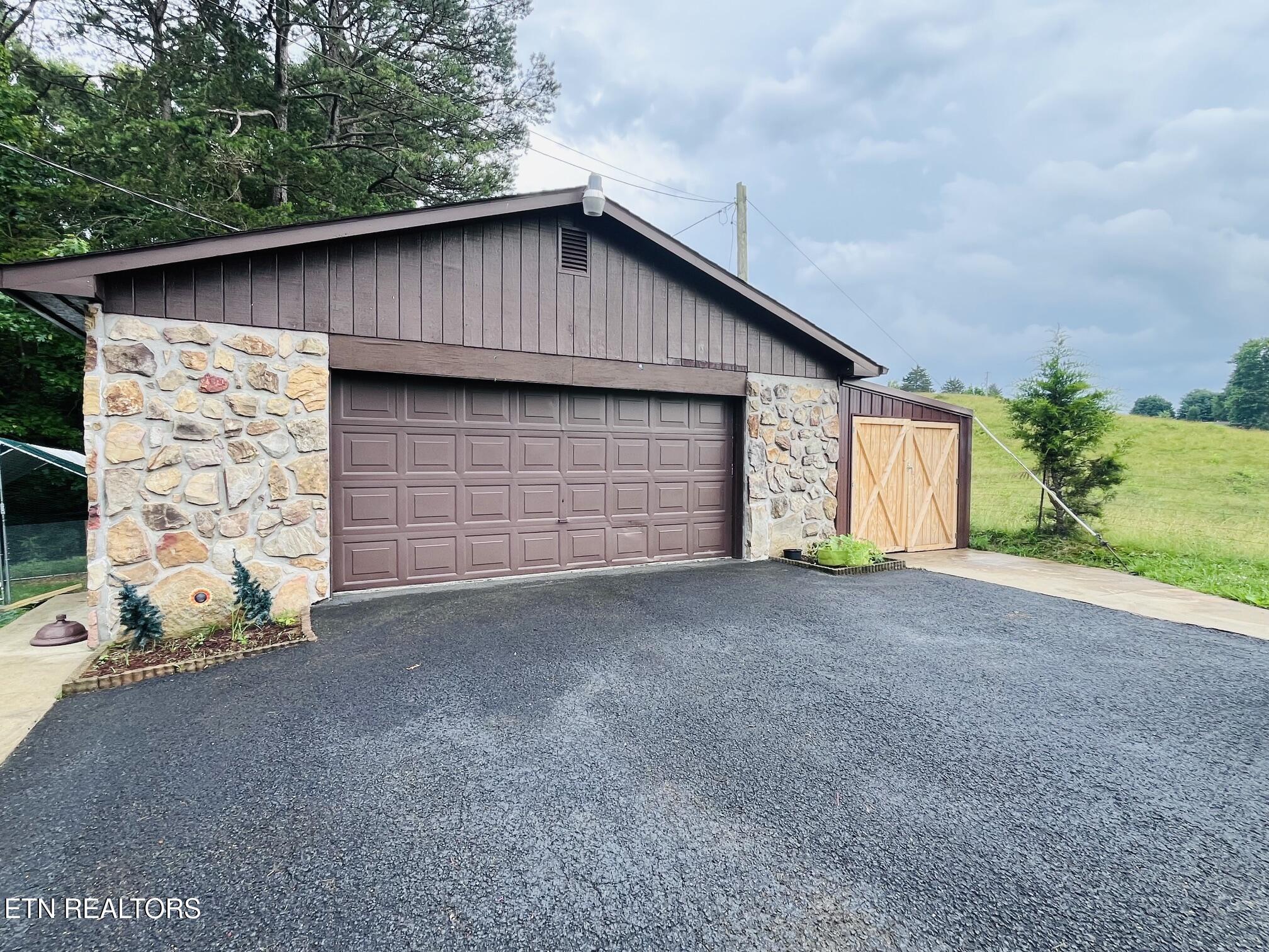 235 Parliament Road Harrogate, TN 37752 - Photo 6 of 37 PR4