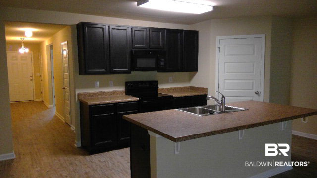 17431 Lewis Smith Drive Foley, AL 36535 - Photo 12 of 17 Kitchen