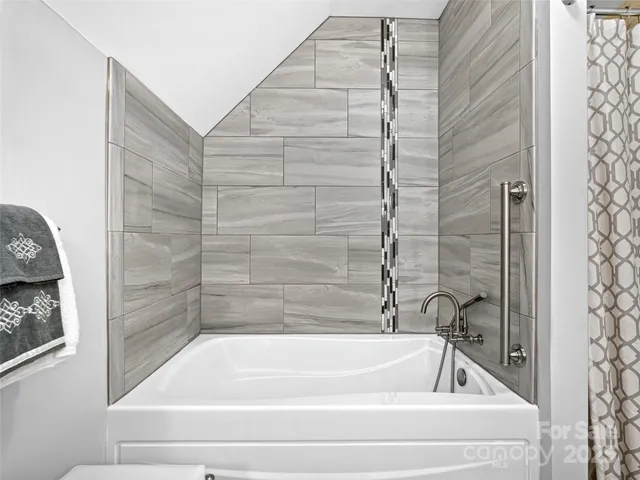 $600,000 | 18 Tall Pines Trail, Arden, NC 28704