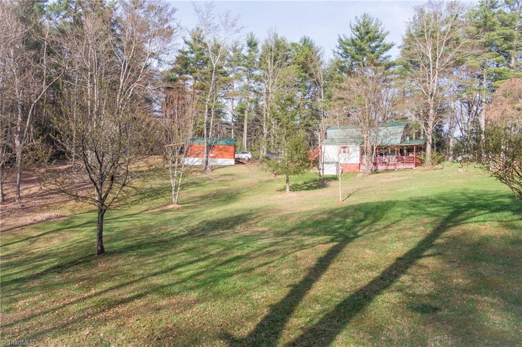 6414 Summit Road Purlear, NC 28665 - Photo 6 of 36