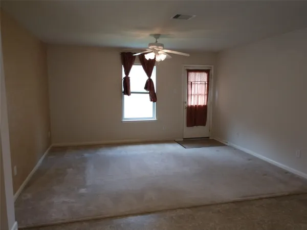 $1,650 | 19122 Yellow Thrush Drive, Cypress, TX 77433