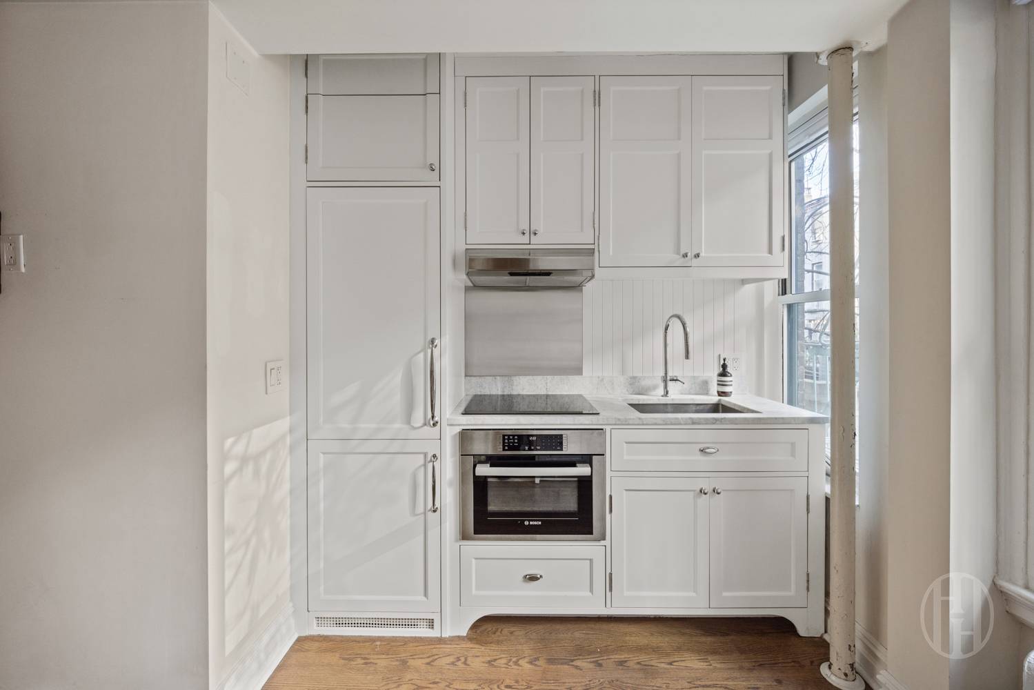 325 West 45th Street, Unit 311 Manhattan, NY 10036 - Photo 2 of 14