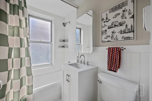 $4,000 | 325 West 45th Street, Unit 311 | Hell's Kitchen