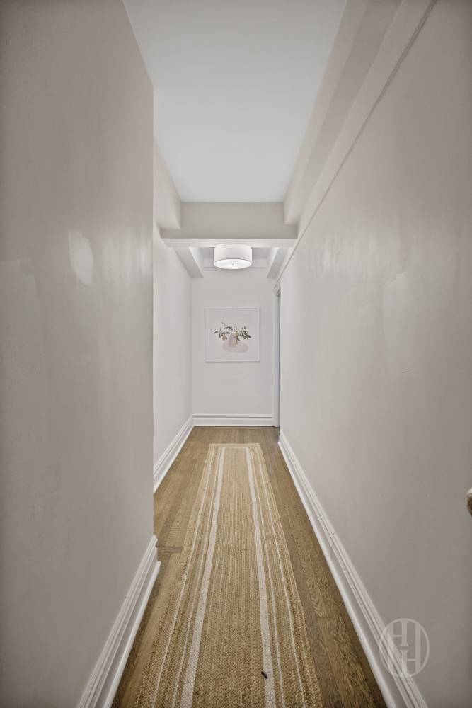 325 West 45th Street, Unit 311 Manhattan, NY 10036 - Photo 6 of 14