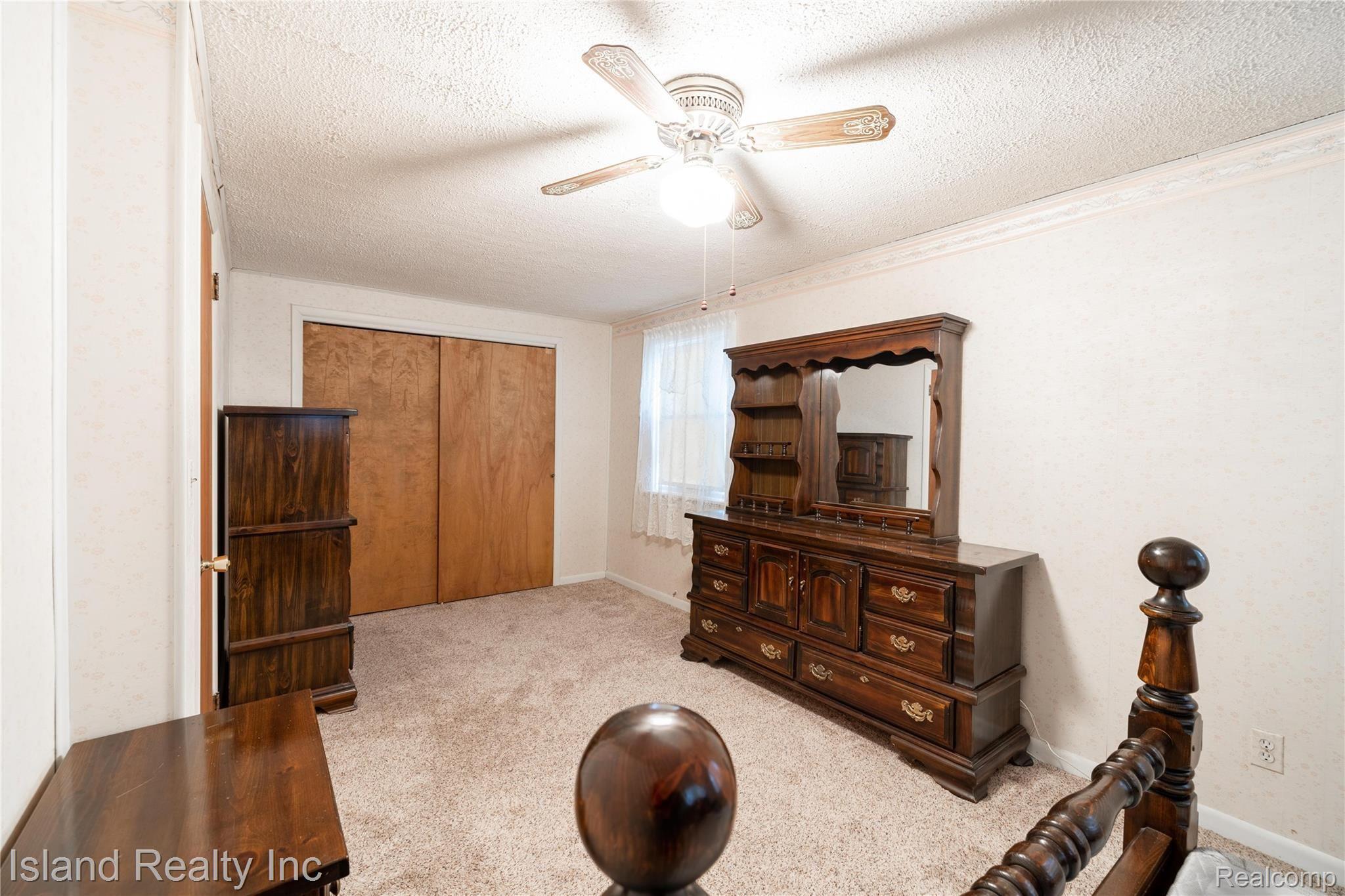 12972 Kerr Street Southgate, MI 48195 - Photo 18 of 28 12972 Kerr, Southgate (28 of 32).jpg