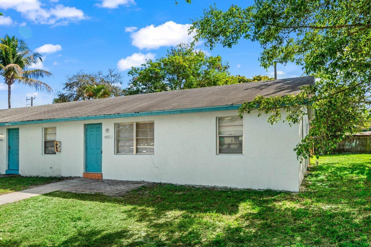 4863 Gulfstream Road Lake Worth, FL 33461 - Photo 2 of 20 002-4863GulfstreamRoad-LakeWorthBeach-FL