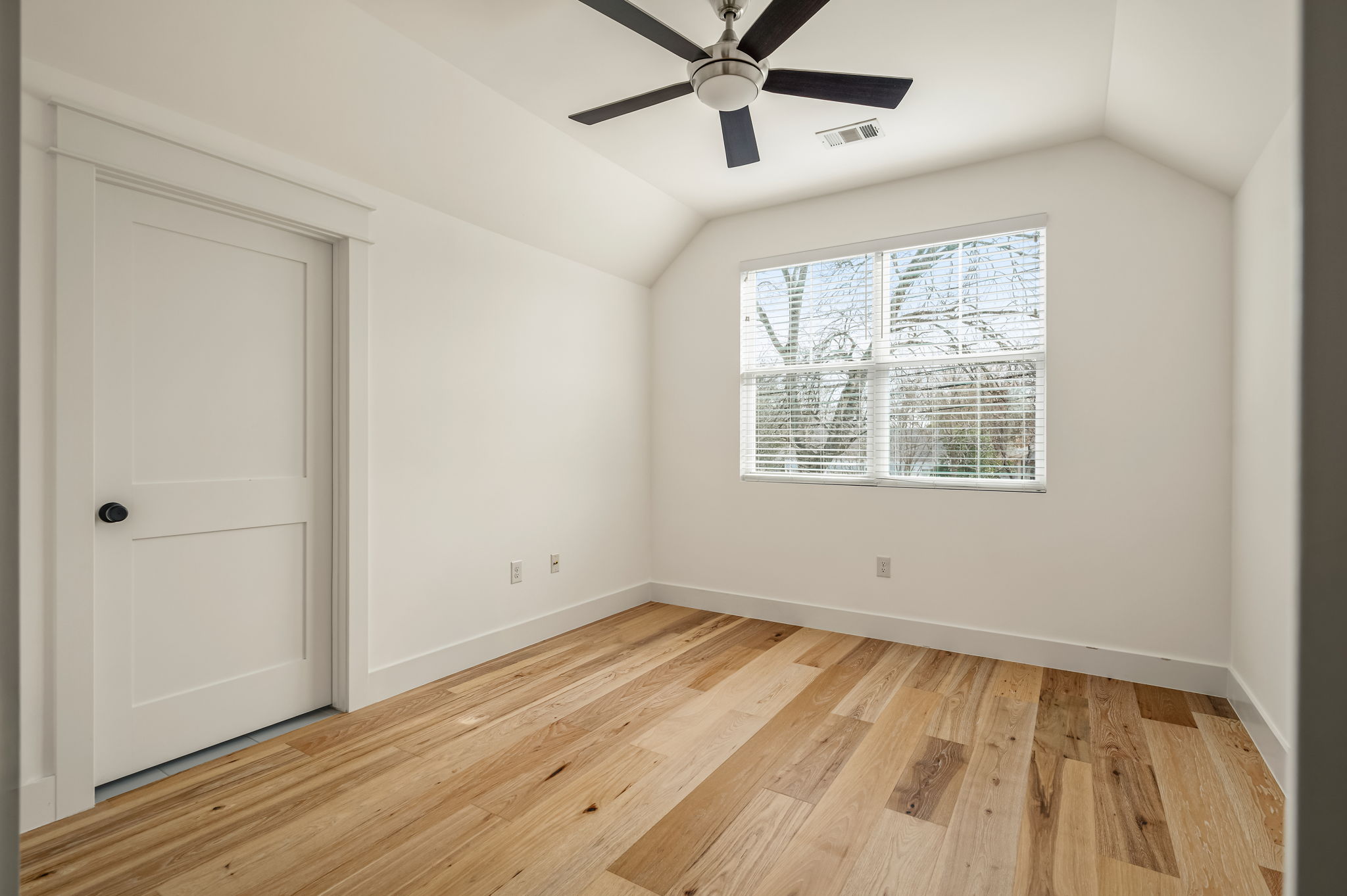 3302 Hollywood Avenue Austin, TX 78722 - Photo 21 of 38