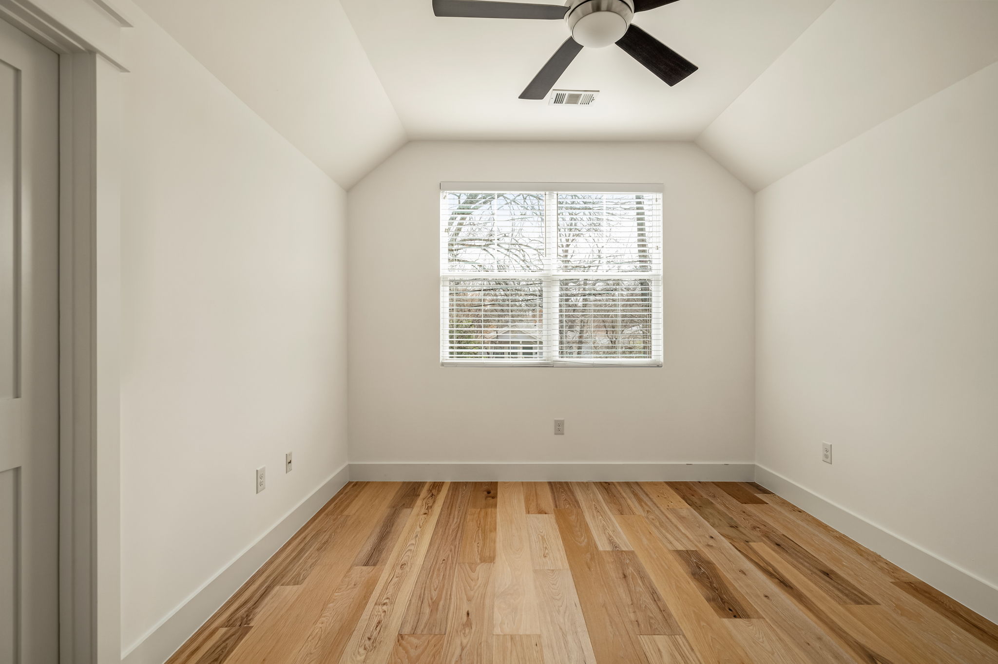 3302 Hollywood Avenue Austin, TX 78722 - Photo 22 of 38