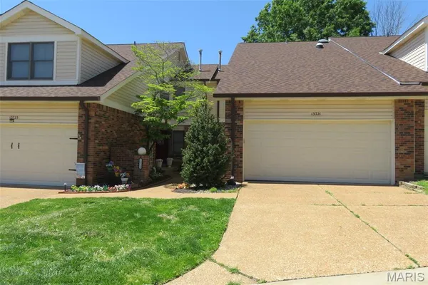 $239,900 | 13721 La Conte Court, St. Louis, MO 63128