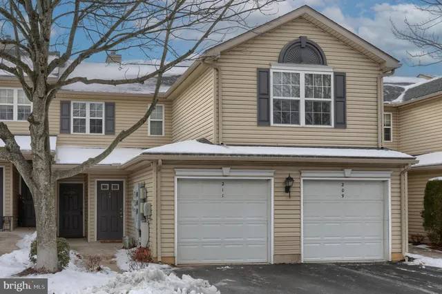 $1,850 | 211 Sparrow Road, Hummelstown, PA 17036