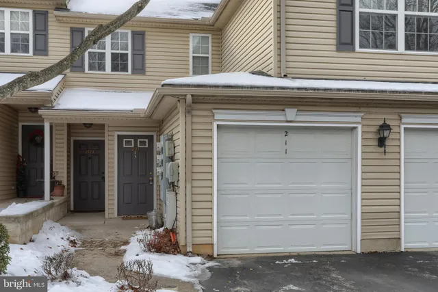 $1,850 | 211 Sparrow Road, Hummelstown, PA 17036