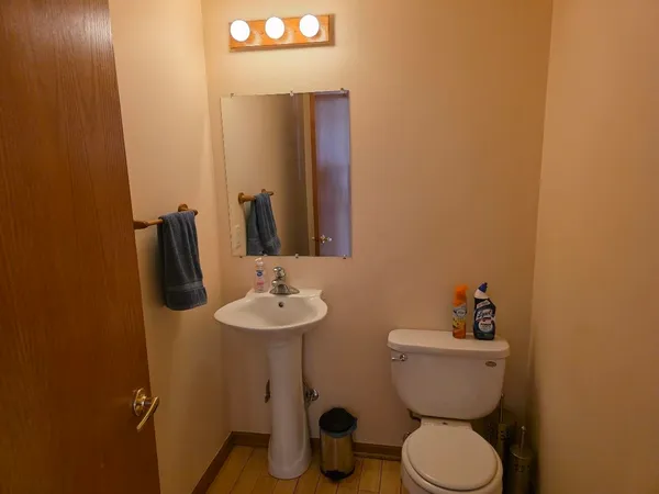 $350,000 | 2426 Commercial, Madison, WI 53704