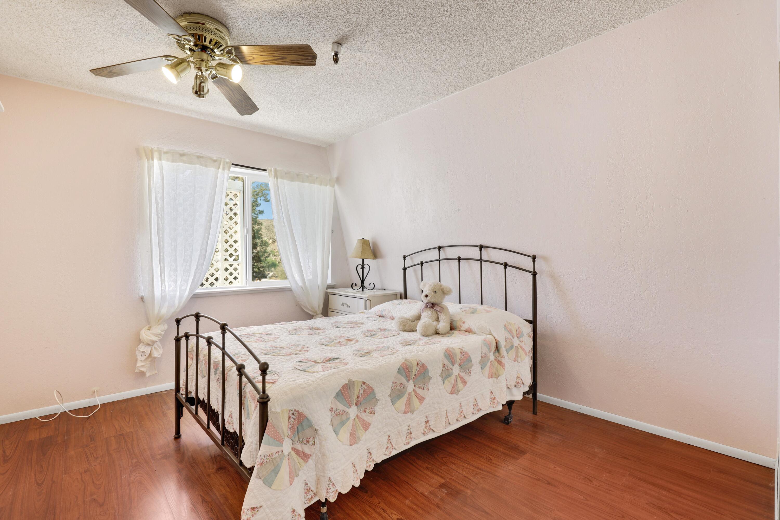 5828 Mt Emma Road Palmdale, CA 93552 - Photo 17 of 47 14