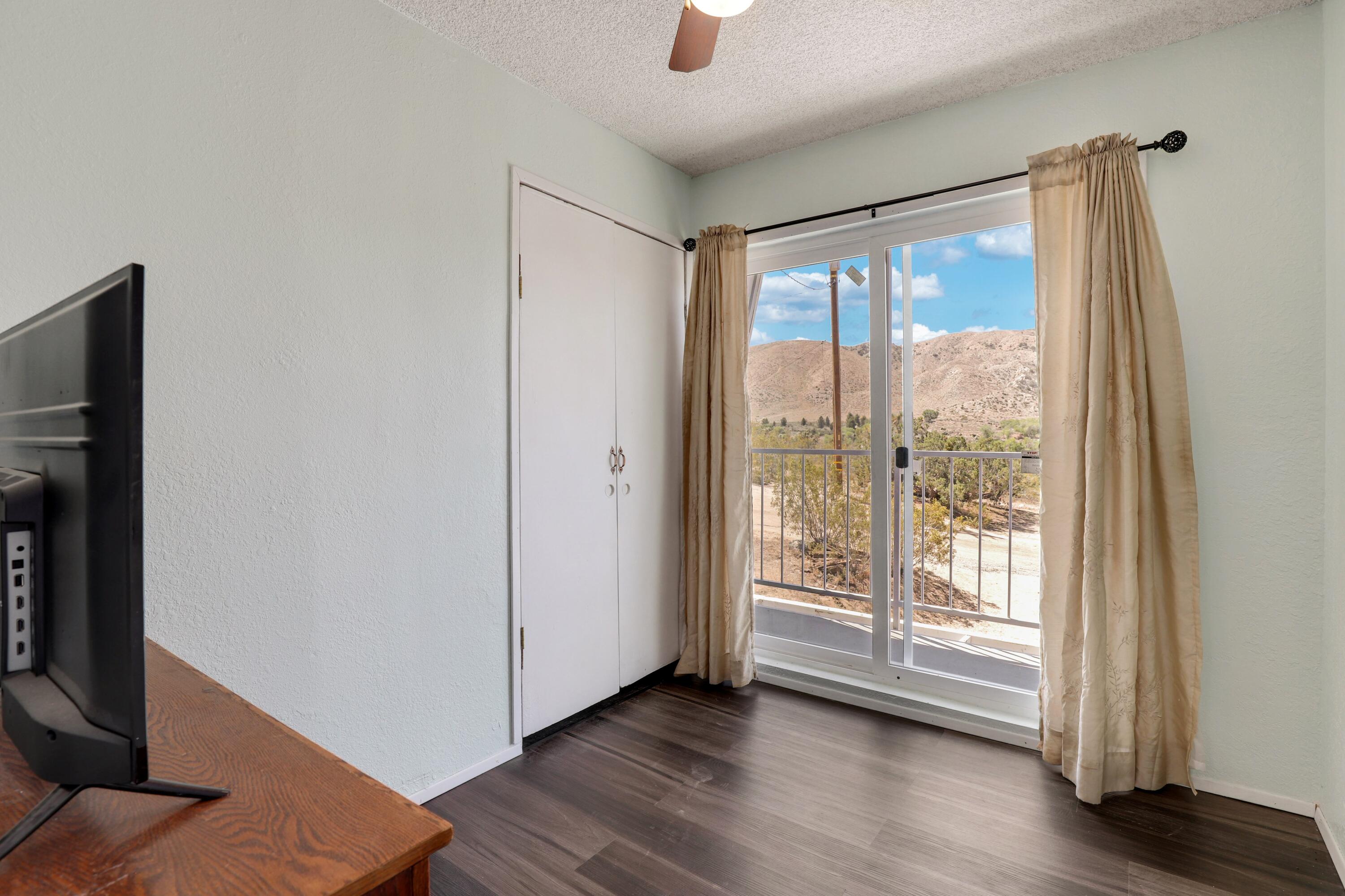 5828 Mt Emma Road Palmdale, CA 93552 - Photo 20 of 47 23