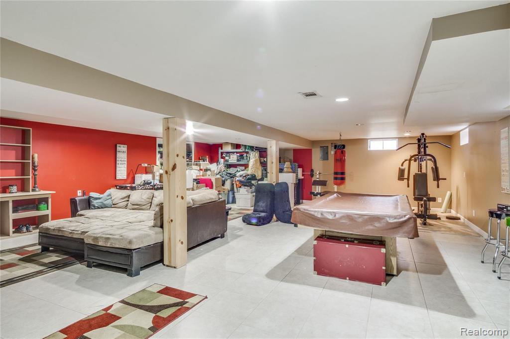 1491 West Thompson Road Fenton, MI 48430 - Photo 15 of 19
