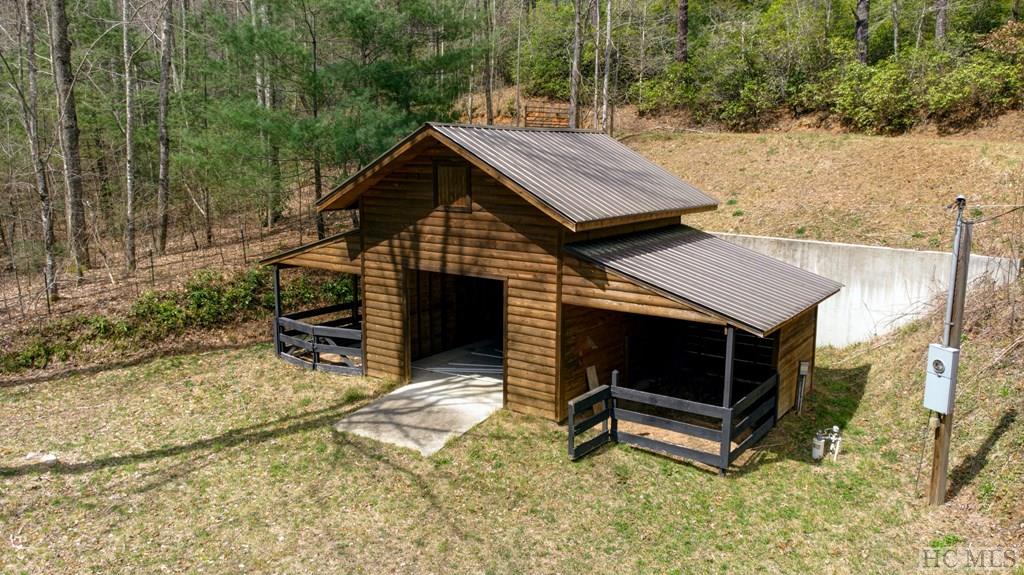 138 Stockton Road Franklin, NC 28734 - Photo 7 of 12 Gallery Image 7