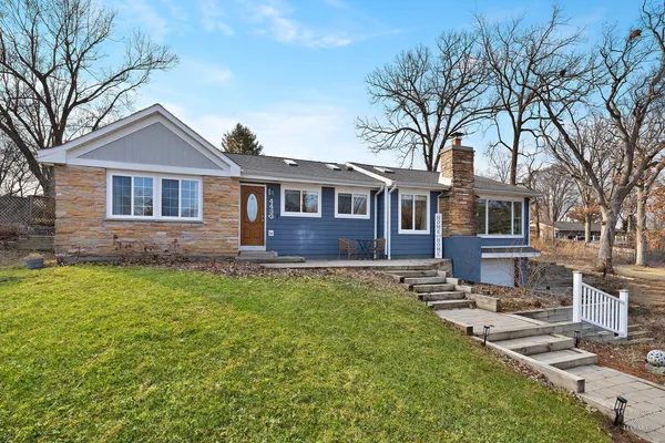 $449,900 | 4433 Wildwood Drive, Crystal Lake, IL 60014