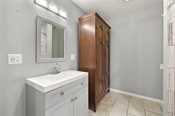 $449,900 | 4433 Wildwood Drive, Crystal Lake, IL 60014