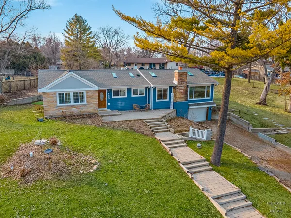 $449,900 | 4433 Wildwood Drive, Crystal Lake, IL 60014