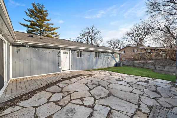 $449,900 | 4433 Wildwood Drive, Crystal Lake, IL 60014