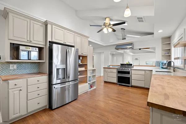 $449,900 | 4433 Wildwood Drive, Crystal Lake, IL 60014