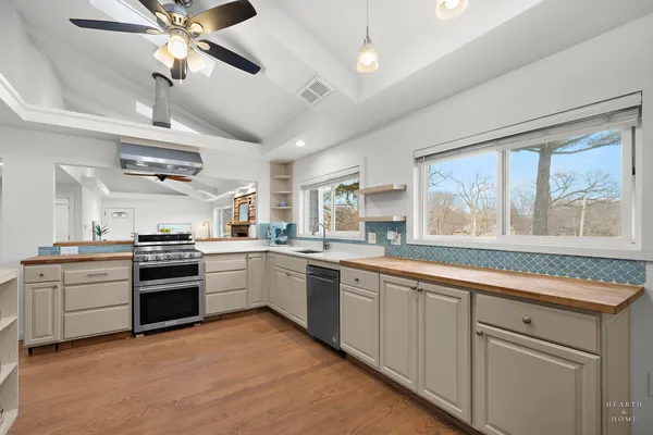 $449,900 | 4433 Wildwood Drive, Crystal Lake, IL 60014