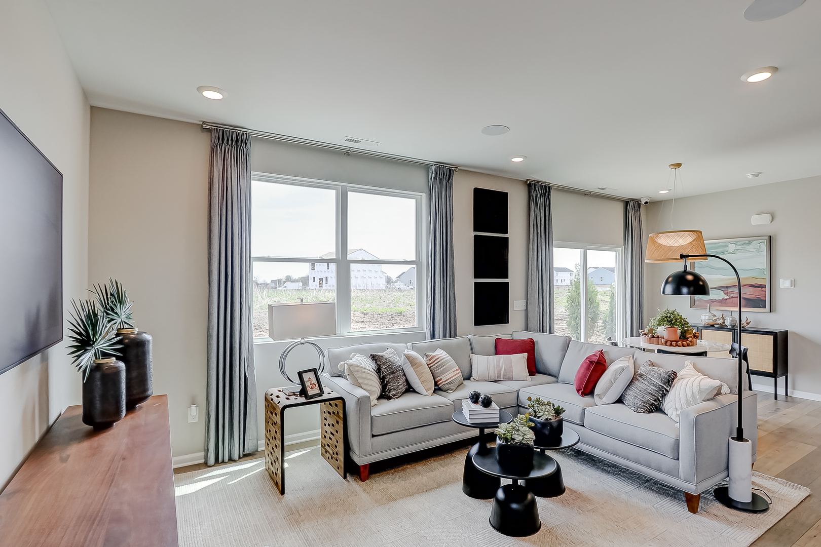 401 Comstock Road South Elgin, IL 60177 - Photo 7 of 34 a living room with furniture and a large window
