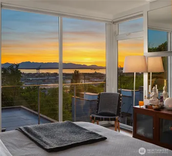 $889,000 | 2517 13th Avenue South, Seattle, WA 98144