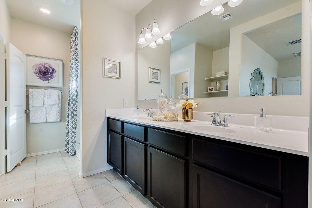 25579 West Coles Road Buckeye, AZ 85326 - Photo 21 of 35 masterbath
