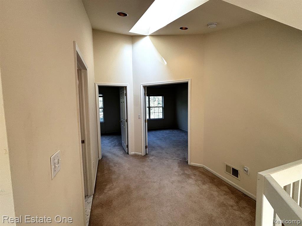 1423 Chesapeake Road, Unit 54 Royal Oak, MI 48067 - Photo 18 of 35
